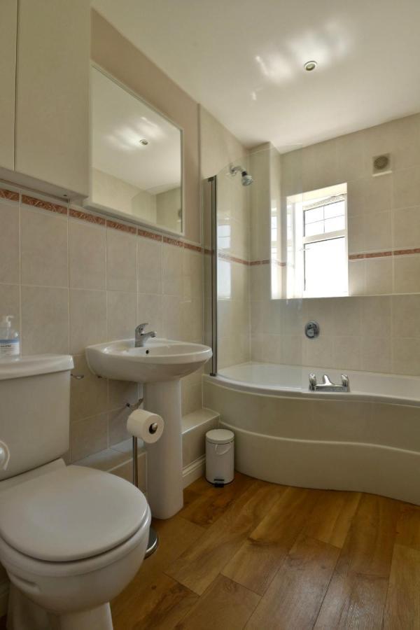 47 Wetherby Way, 3 Bedrooms, Sleeps 6, Easy Walk To Town, Parking, Self Catering, Great View Stratford-upon-Avon Exteriör bild