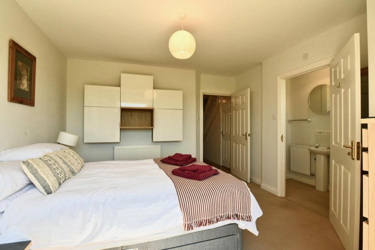 47 Wetherby Way, 3 Bedrooms, Sleeps 6, Easy Walk To Town, Parking, Self Catering, Great View Stratford-upon-Avon Exteriör bild