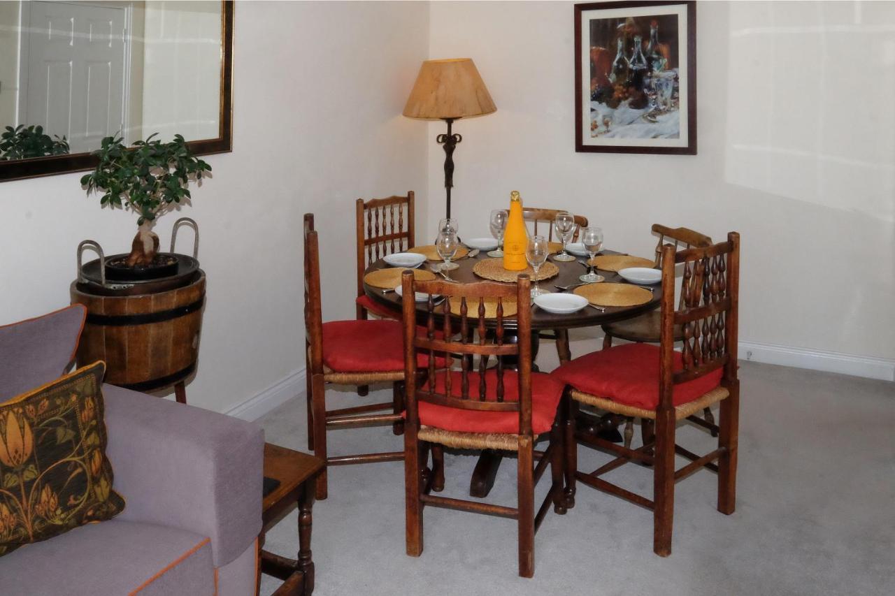 47 Wetherby Way, 3 Bedrooms, Sleeps 6, Easy Walk To Town, Parking, Self Catering, Great View Stratford-upon-Avon Exteriör bild